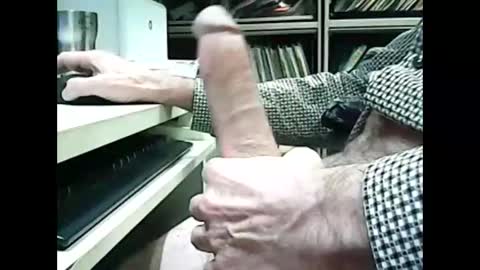 Snapshot of 01quebecboy69 chatting on 5, 2, 2025 01quebecboy69 online show from 5, 2, 2025