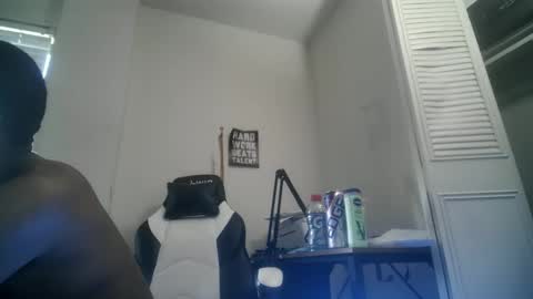 Snapshot of 11inchtattedtrinibad chatting on 3, 11, 2025 11inchtattedtrinibad online show from 3, 11, 2025