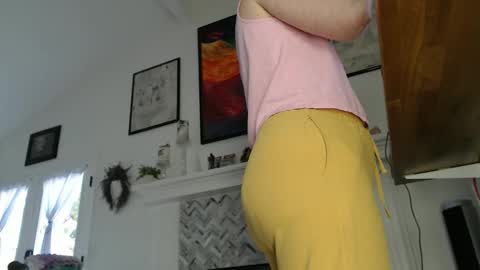 Aurora Willows online show from 1, 12, 2025