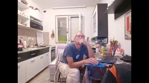 Snapshot of 1973man chatting on 8, 6, 2026 1973man online show from 8, 6, 2026