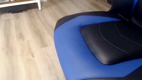 i erupt if you suck ur nipples 4 me and look at the camera while watching me online show from 16, 1, 2026