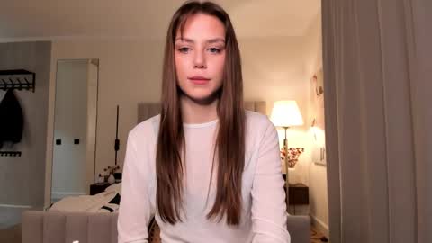 Lily 3 online show from 14, 3, 2026