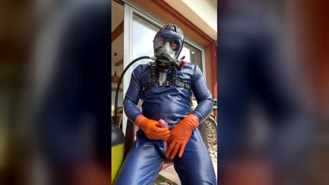 Snapshot of 1latruber chatting on 15, 5, 2026 latex and gasmask online show from 15, 5, 2026