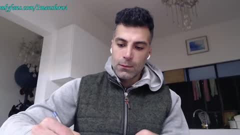 Snapshot of 1manshow11 chatting on 2, 12, 2024 1manshow11 online show from 2, 12, 2024