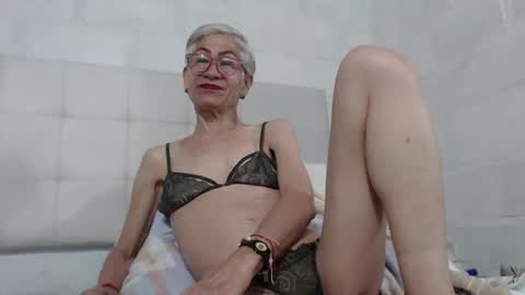 Snapshot of 1miss_monserrate chatting on 10, 2, 2025 Miss Monserrate online show from 10, 2, 2025