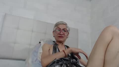 Snapshot of 1miss_monserrate chatting on 15, 2, 2025 Miss Monserrate online show from 15, 2, 2025