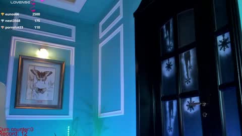 Moona  online show from 7, 1, 2025