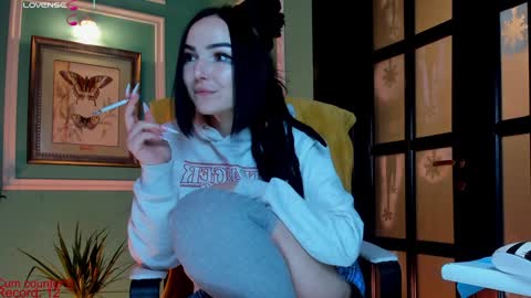 Moona  online show from 22, 1, 2025