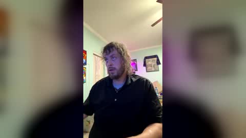 Snapshot of 2dirtyhillbillies chatting on 15, 5, 2026 ThrillBilly online show from 15, 5, 2026