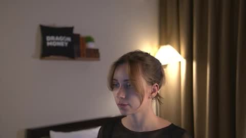 Snapshot of 2girls_1dream chatting on 16, 2, 2026 Elley online show from 16, 2, 2026