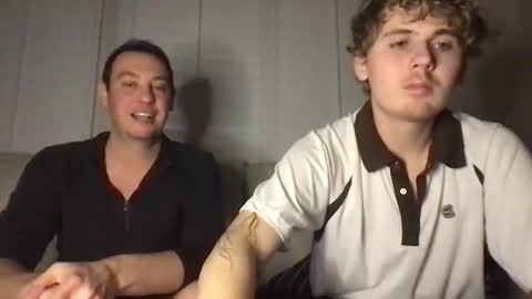 Snapshot of 2hungboys chatting on 30, 4, 2026 Roommates online show from 30, 4, 2026