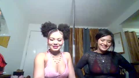 Snapshot of 2prettygirls1 chatting on 4, 3, 2026 2prettygirls1 online show from 4, 3, 2026