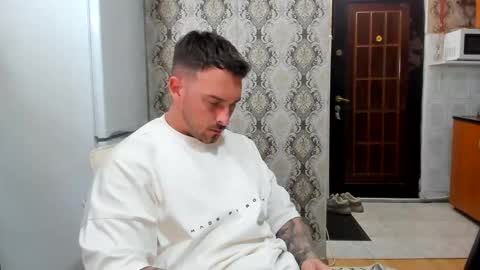 2sexymuscles online show from 15, 5, 2026