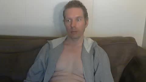 2small4you83 online show from 1, 4, 2026