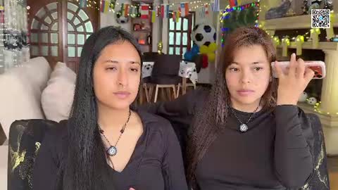 Snapshot of 2summerlove2 chatting on 25, 6, 2026 Dalilah and Tarah online show from 25, 6, 2026
