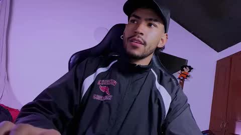 Snapshot of 3v1l_ chatting on 2, 2, 2026 E V I L online show from 2, 2, 2026