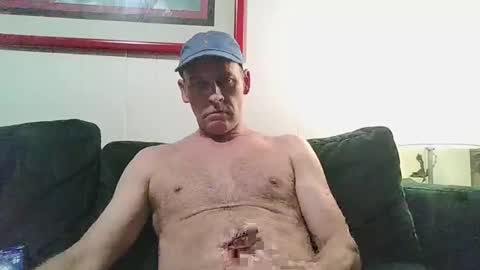 Snapshot of 4nuf chatting on 4, 1, 2025 4nuf online show from 4, 1, 2025