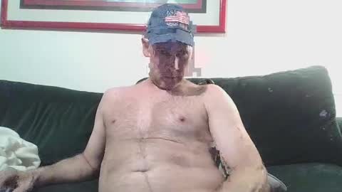 Snapshot of 4nuf chatting on 4, 3, 2025 4nuf online show from 4, 3, 2025