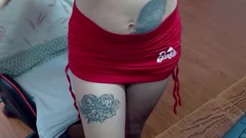 Snapshot of 69_shades chatting on 26, 9, 2025 lucero online show from 26, 9, 2025