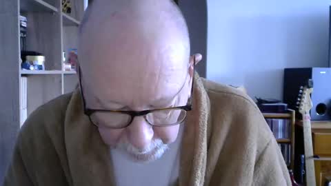  Papi  online show from 1, 2, 2025