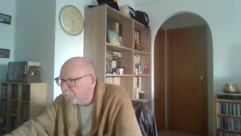  Papi  online show from 4, 2, 2025