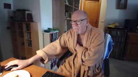  Papi  online show from 31, 3, 2026