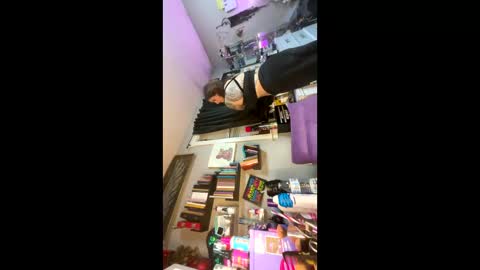 That girl online show from 3, 12, 2025