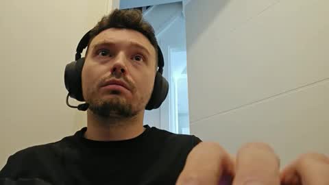 Snapshot of 8inchdude93 chatting on 10, 9, 2025 8inchdude93 online show from 10, 9, 2025