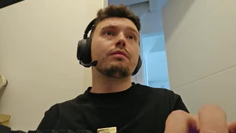 8inchdude93 online show from 15, 9, 2025