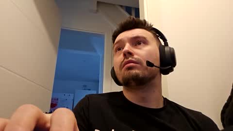 8inchdude93 online show from 15, 10, 2025