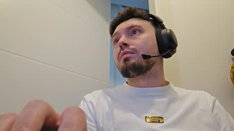 8inchdude93 online show from 6, 5, 2026