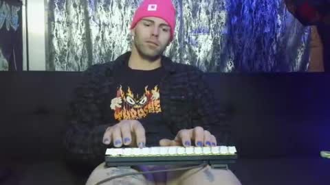 Snapshot of 8inspyder chatting on 27, 10, 2025 EvelDicknievel1 online show from 27, 10, 2025