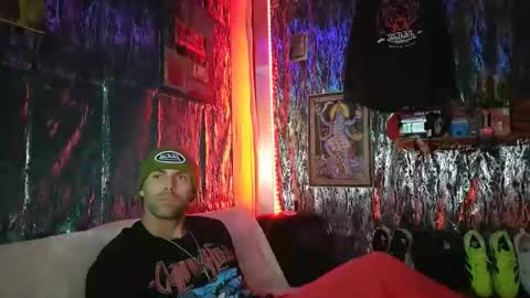 Snapshot of 8inspyder chatting on 16, 12, 2025 EvelDicknievel1 online show from 16, 12, 2025