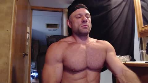 Snapshot of 9fat_inches chatting on 15, 9, 2025 9 fat inches online show from 15, 9, 2025