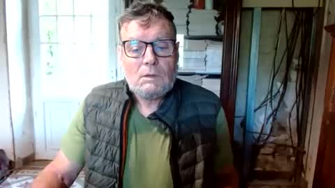 Snapshot of _123_voyeur_ chatting on 10, 4, 2026 _123_voyeur_ online show from 10, 4, 2026