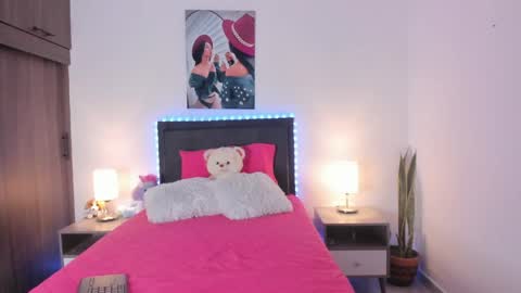 Snapshot of _alana_grey_ chatting on 16, 4, 2026 _alana_grey_ online show from 16, 4, 2026