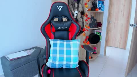 Snapshot of _amanda_seyfried19 chatting on 23, 10, 2025 AMANDA online show from 23, 10, 2025