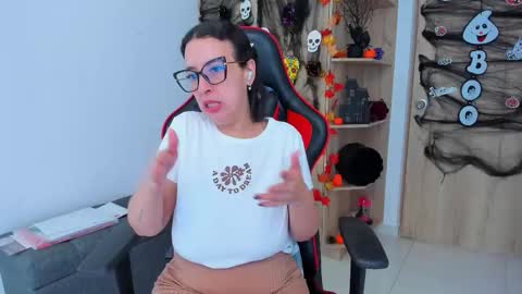 Snapshot of _amanda_seyfried19 chatting on 24, 10, 2025 AMANDA online show from 24, 10, 2025