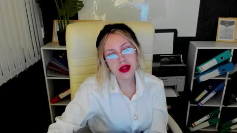 _amymoore_ online show from 5, 3, 2026