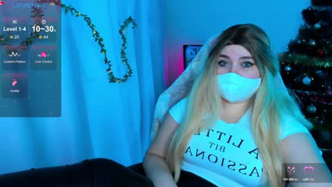 Amy NO NUDE MODEL online show from 17, 12, 2024
