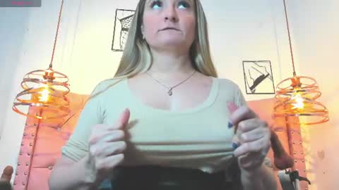 Snapshot of _antonella_11 chatting on 10, 6, 2026 _antonella_11 online show from 10, 6, 2026