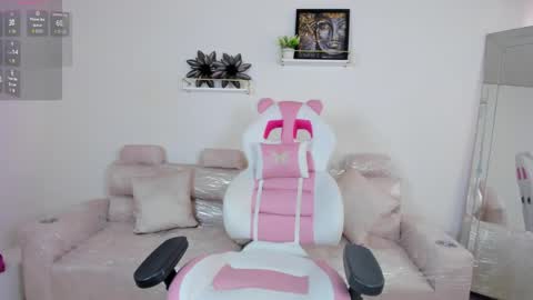    online show from 13, 4, 2026