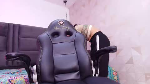 Snapshot of _arle_ chatting on 7, 10, 2025 Arlet online show from 7, 10, 2025