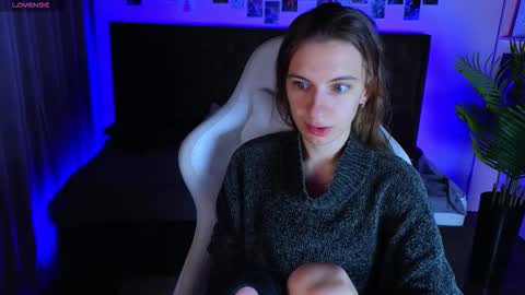 Snapshot of _ash_leyy_ chatting on 20, 9, 2025 _ash_leyy_ online show from 20, 9, 2025