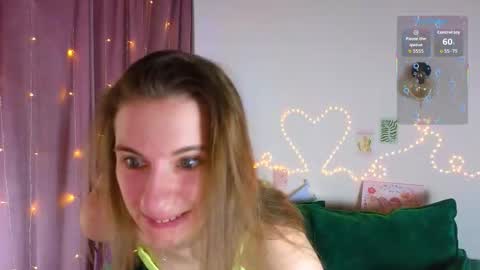 Snapshot of _ash_leyy_ chatting on 17, 10, 2025 _ash_leyy_ online show from 17, 10, 2025