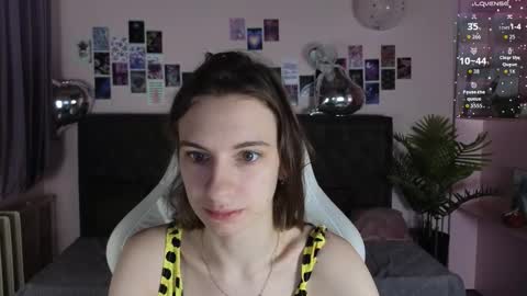 _ash_leyy_ online show from 15, 12, 2025
