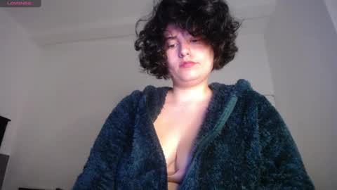 Snapshot of _atenea_golden chatting on 24, 1, 2025 atenea online show from 24, 1, 2025