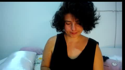 Snapshot of _atenea_golden chatting on 5, 2, 2025 atenea online show from 5, 2, 2025