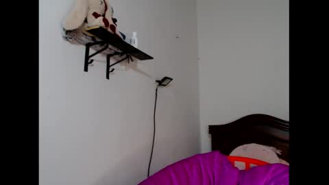 Snapshot of _atenea_golden chatting on 11, 10, 2025 atenea online show from 11, 10, 2025