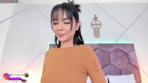 _aurora_collins_ online show from 19, 11, 2025